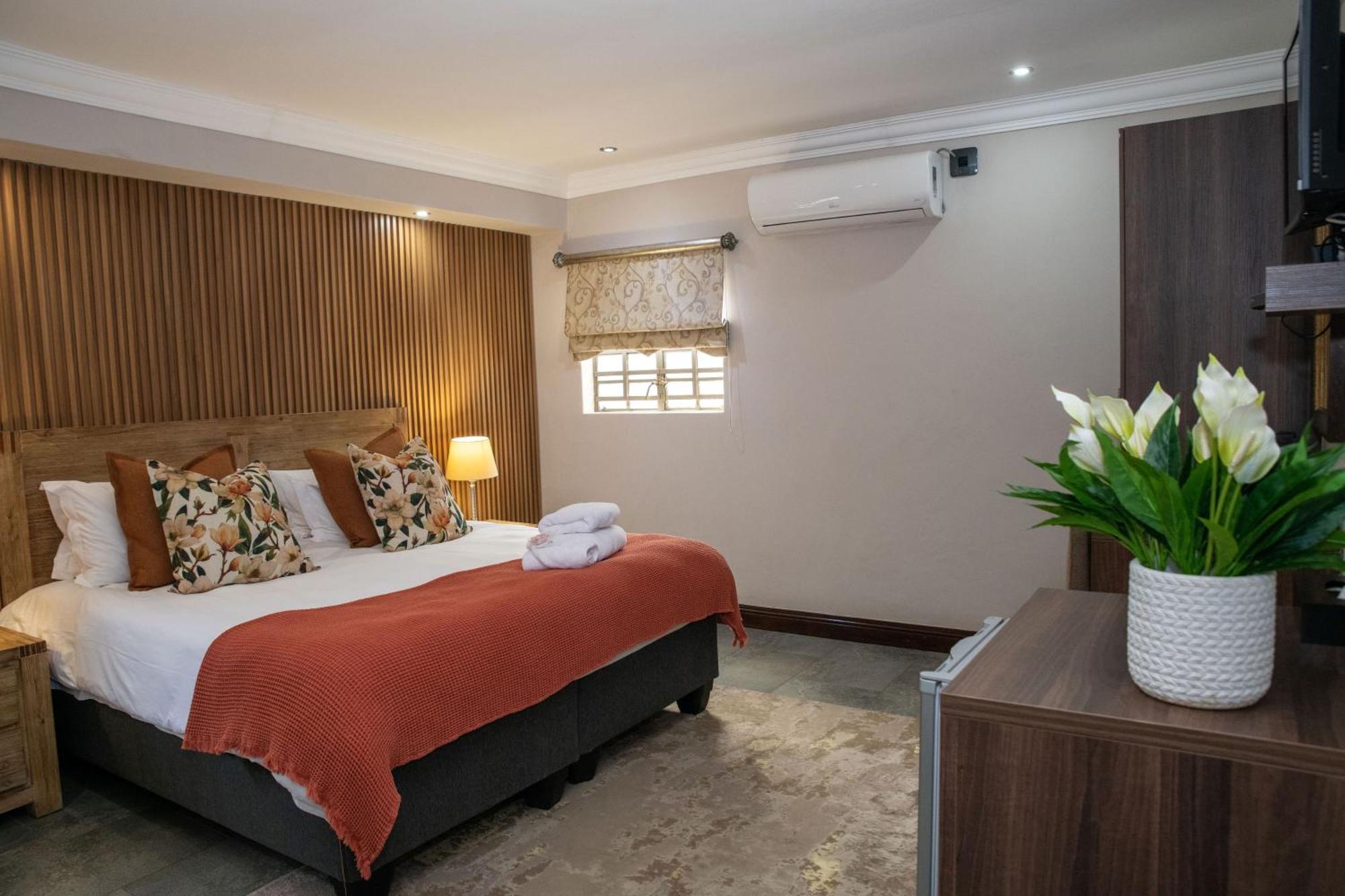 Iso'Bella Vita Guesthouse Phalaborwa Bagian luar foto