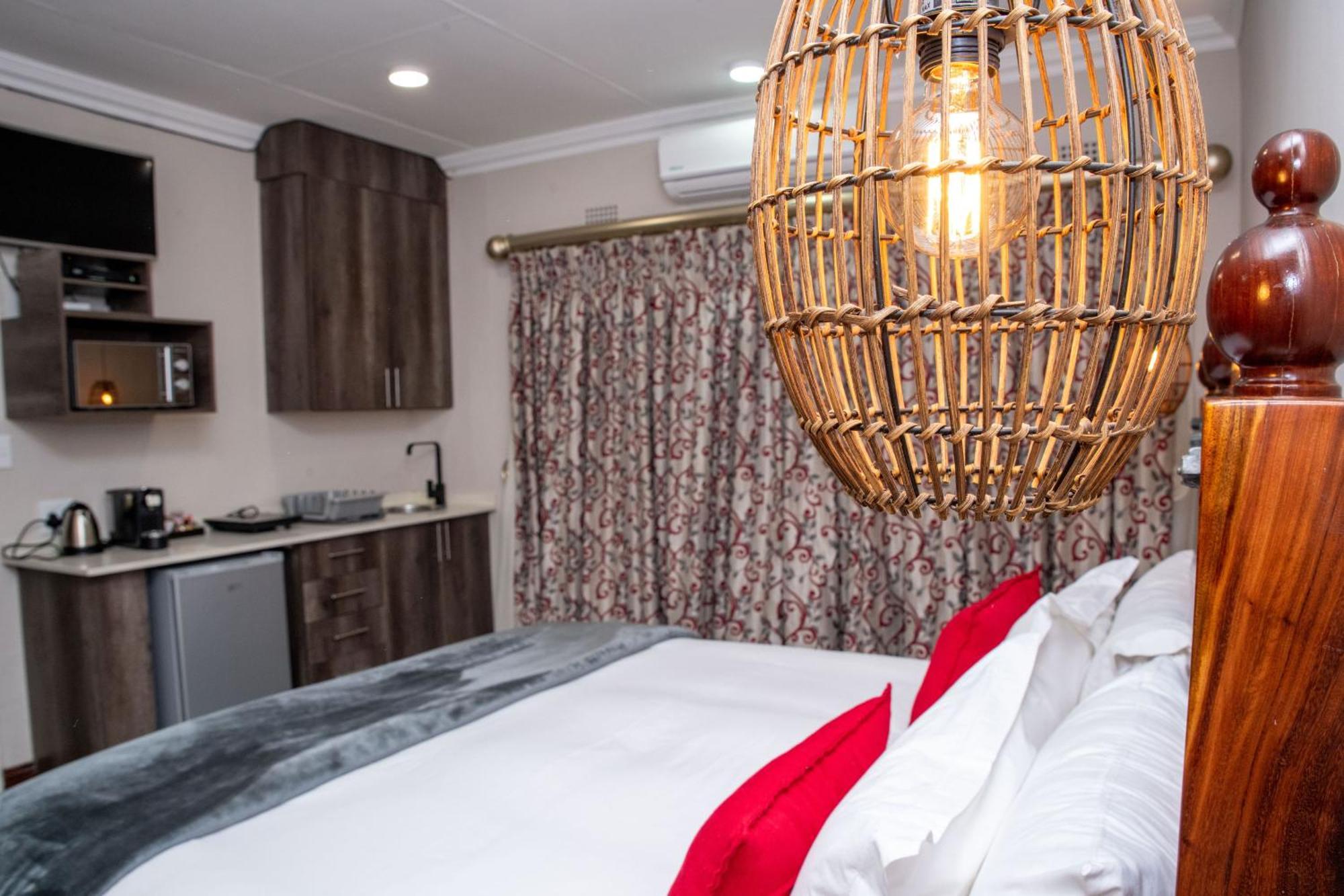 Iso'Bella Vita Guesthouse Phalaborwa Bagian luar foto
