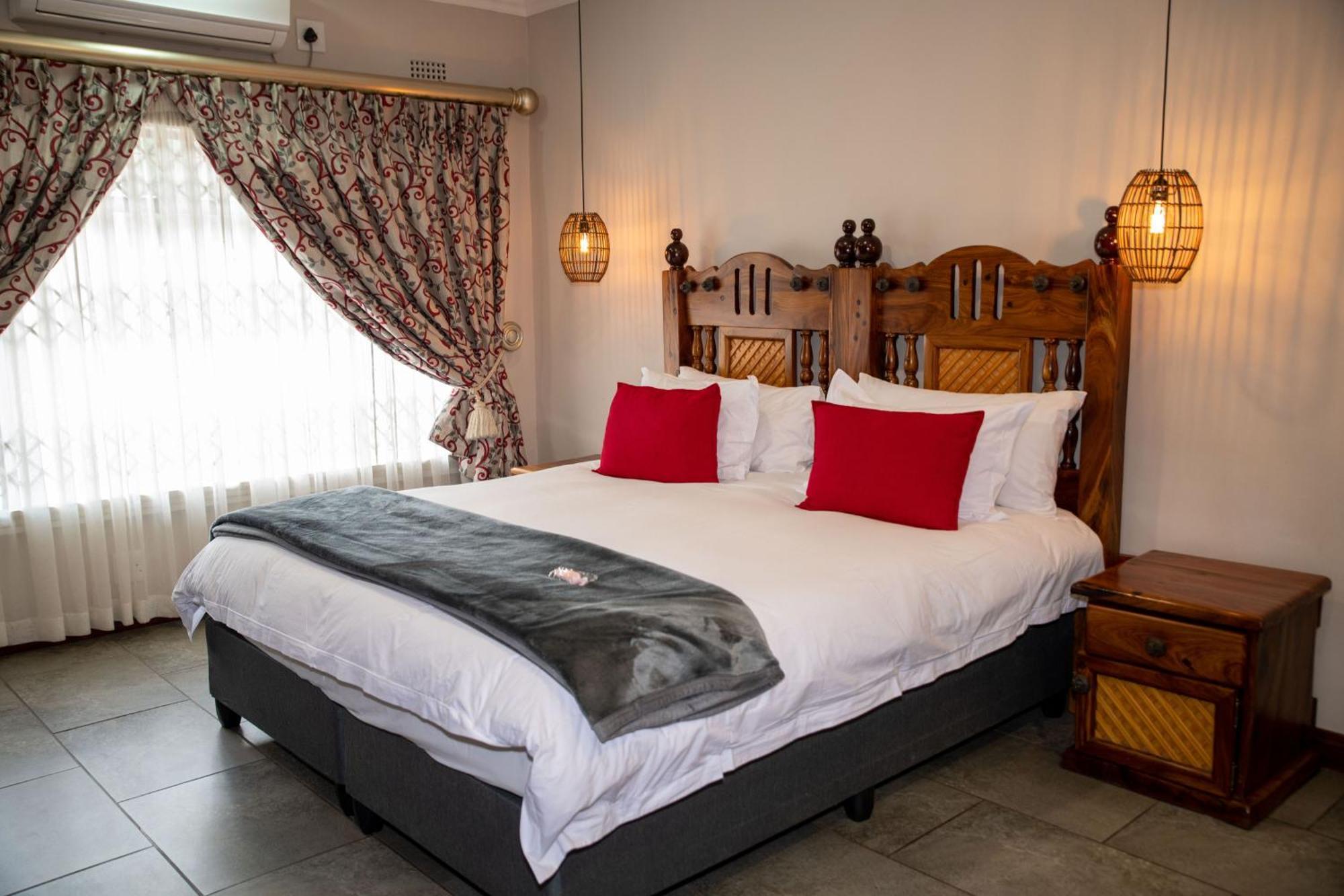 Iso'Bella Vita Guesthouse Phalaborwa Bagian luar foto